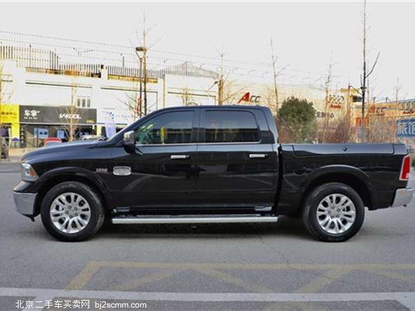  2017 Ram ƤREBEL()5.7L V8 