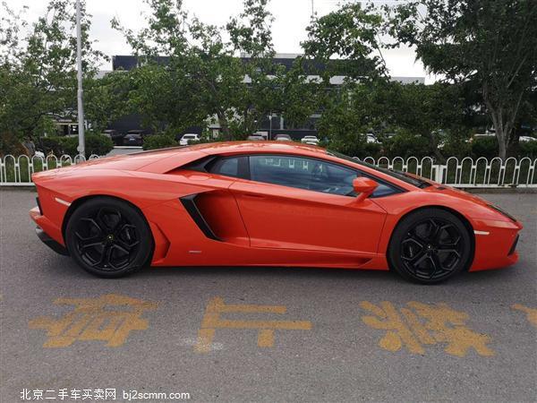   Aventador 2011 LP 700-4