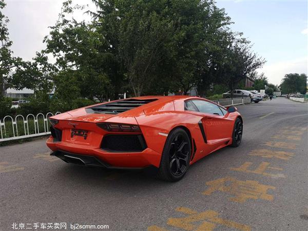   Aventador 2011 LP 700-4