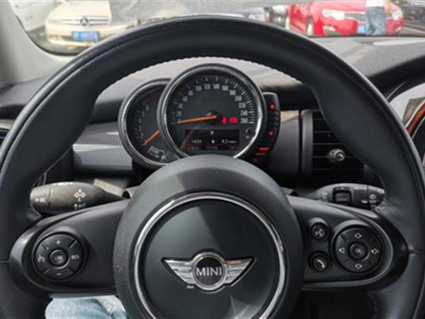 MINI 2015 1.5T COOPER Fun Ű