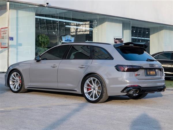 µRS 4 2020 RS 4 2.9T Avant