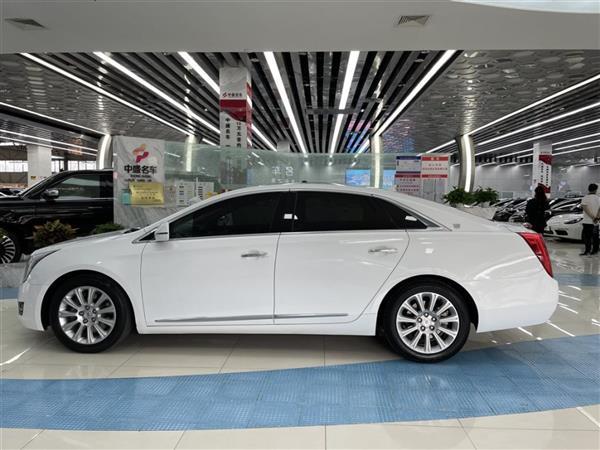 XTS 2015 28T 