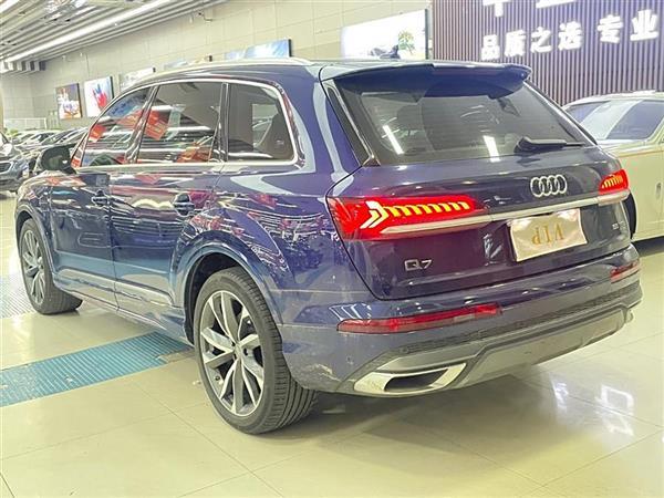 µQ7 2020 55 TFSI quattro S line˶