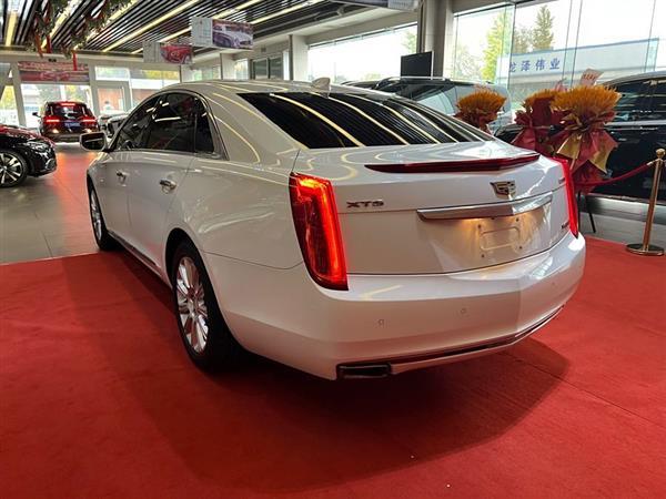 XTS 2017 28T 