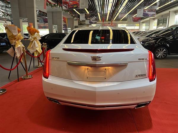 XTS 2017 28T 