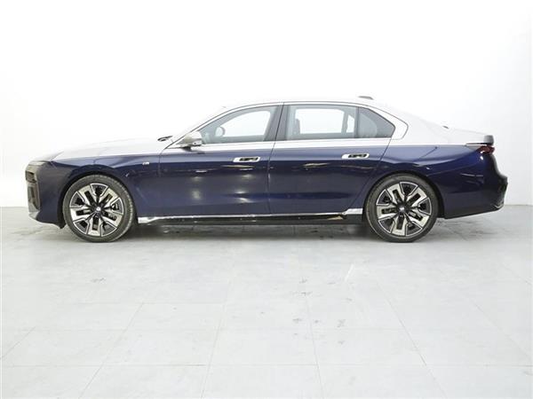 7ϵ 2023 740Li  M˶װ