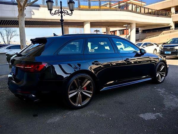 µRS 4 2022 RS4 Avant 